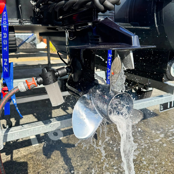 Saltworx engine flush flushing salt from an outboard motor